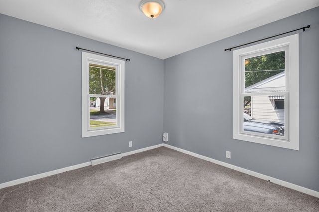 414 Hartford Avenue, Des Moines, IA 50315