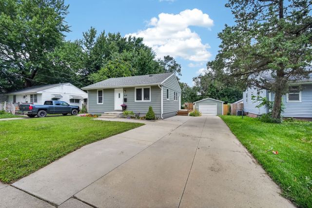 414 Hartford Avenue, Des Moines, IA 50315