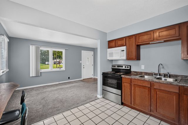 414 Hartford Avenue, Des Moines, IA 50315