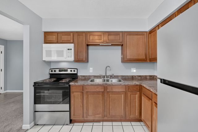 414 Hartford Avenue, Des Moines, IA 50315