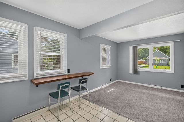 414 Hartford Avenue, Des Moines, IA 50315