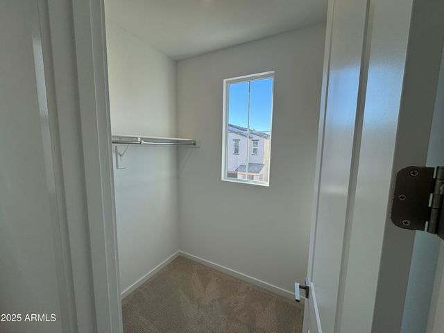 2452 W MAXIMO Way, Phoenix, AZ 85085