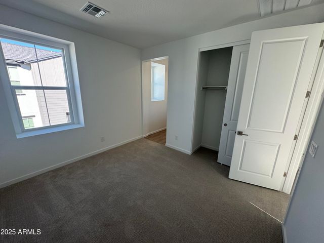 2452 W MAXIMO Way, Phoenix, AZ 85085