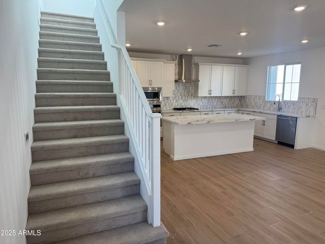 2452 W MAXIMO Way, Phoenix, AZ 85085