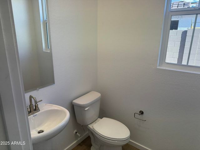 2452 W MAXIMO Way, Phoenix, AZ 85085