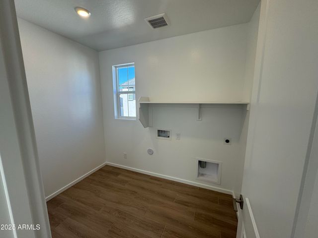 2452 W MAXIMO Way, Phoenix, AZ 85085