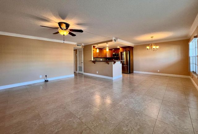 110 Greenbrier B, West Palm Beach, FL 33417