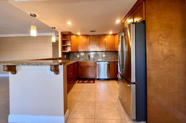 110 Greenbrier B, West Palm Beach, FL 33417