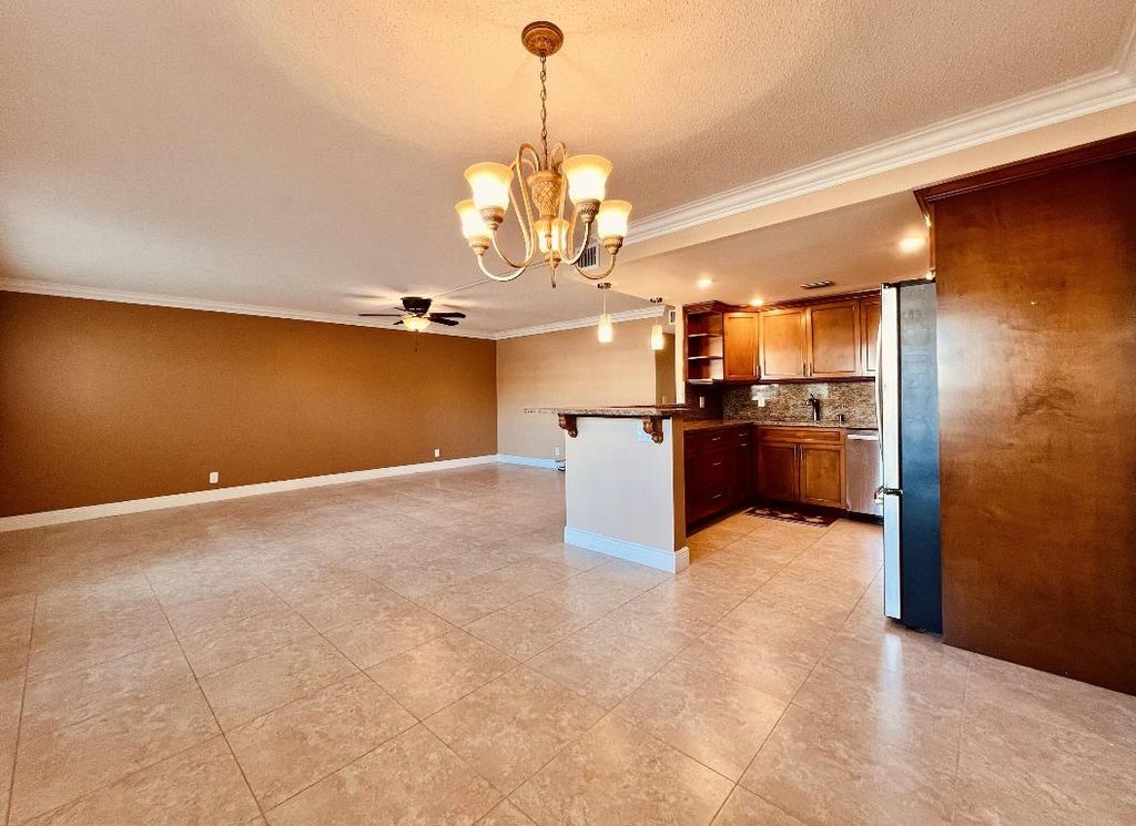 110 Greenbrier B, West Palm Beach, FL 33417