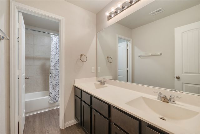 5774 Paseo Place, Bryan, TX 77807