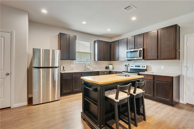 5774 Paseo Place, Bryan, TX 77807