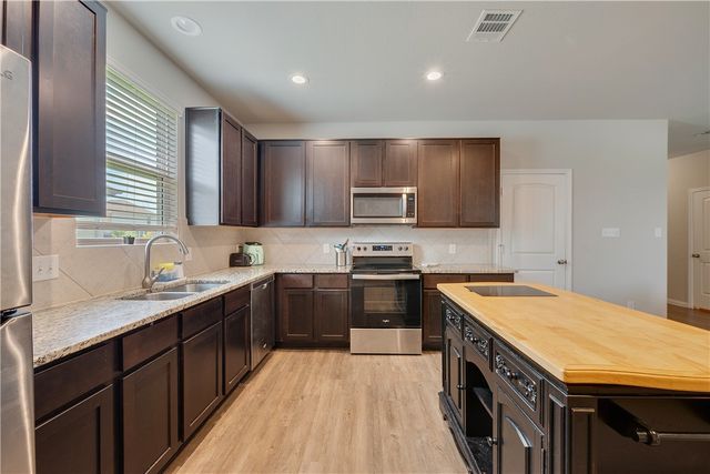 5774 Paseo Place, Bryan, TX 77807