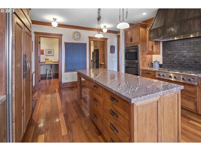 5905 BUENA VISTA Dr, Vancouver, WA 98661