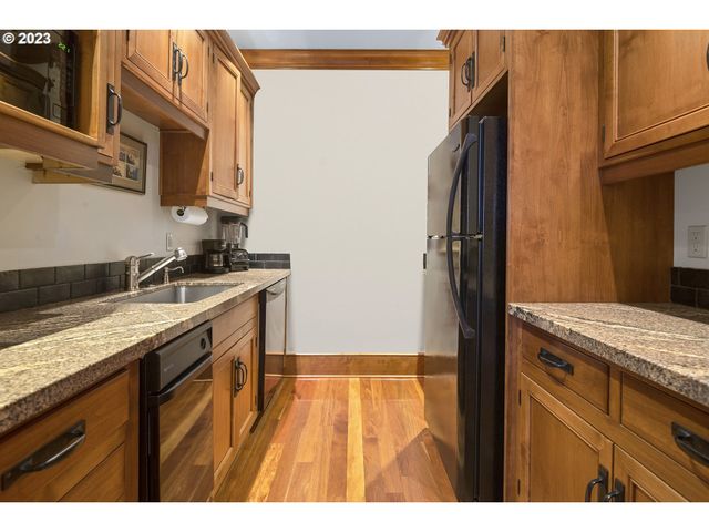 5905 BUENA VISTA Dr, Vancouver, WA 98661