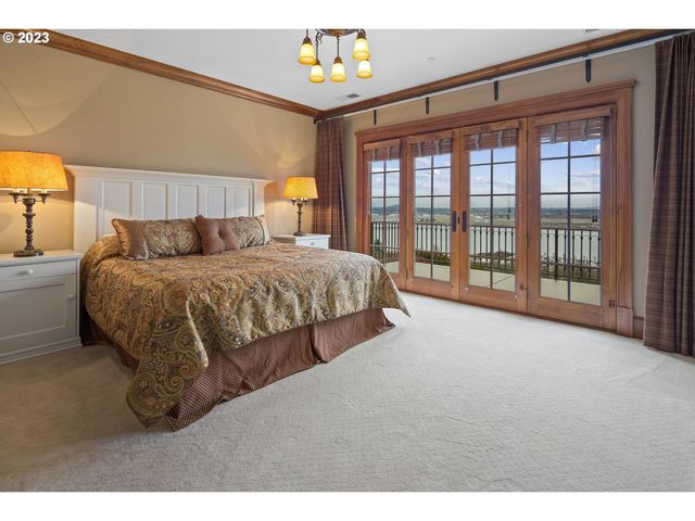 5905 BUENA VISTA Dr, Vancouver, WA 98661