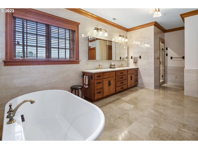 5905 BUENA VISTA Dr, Vancouver, WA 98661