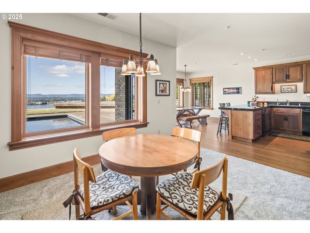 5905 BUENA VISTA Dr, Vancouver, WA 98661