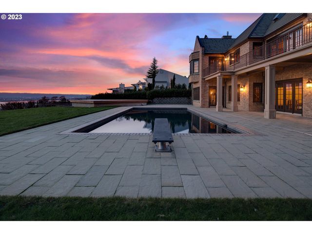 5905 BUENA VISTA Dr, Vancouver, WA 98661