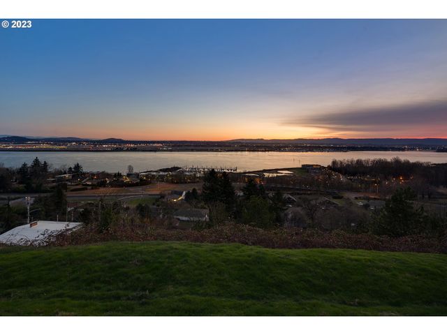 5905 BUENA VISTA Dr, Vancouver, WA 98661