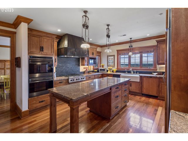 5905 BUENA VISTA Dr, Vancouver, WA 98661