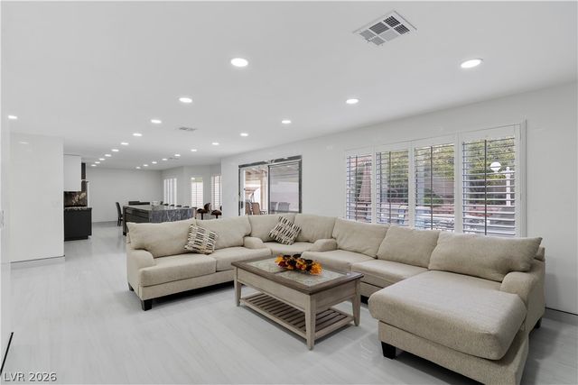 9404 Low Tide Court, Las Vegas, NV 89117