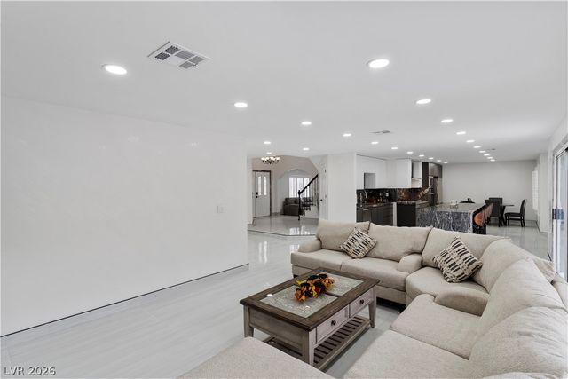 9404 Low Tide Court, Las Vegas, NV 89117