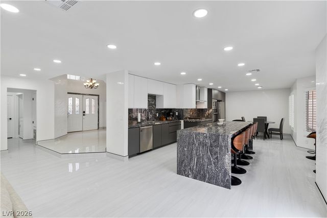 9404 Low Tide Court, Las Vegas, NV 89117