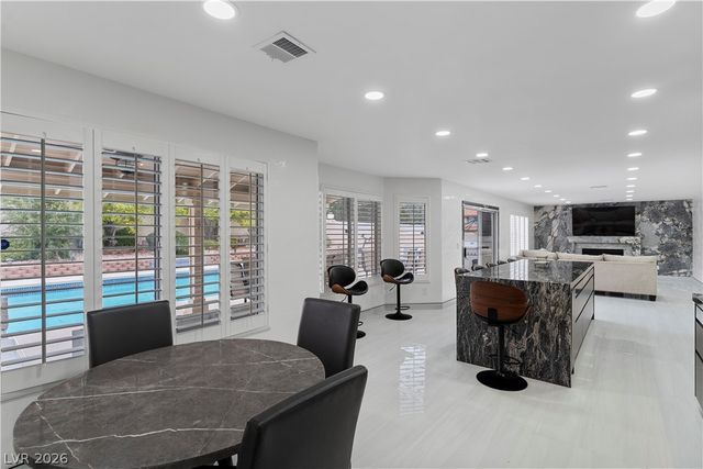 9404 Low Tide Court, Las Vegas, NV 89117