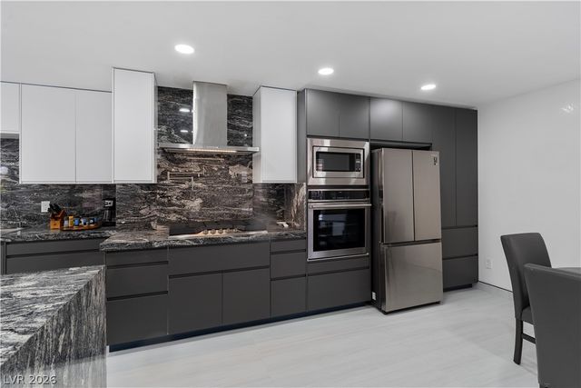 9404 Low Tide Court, Las Vegas, NV 89117