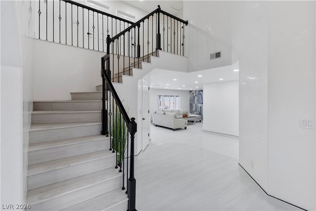 9404 Low Tide Court, Las Vegas, NV 89117