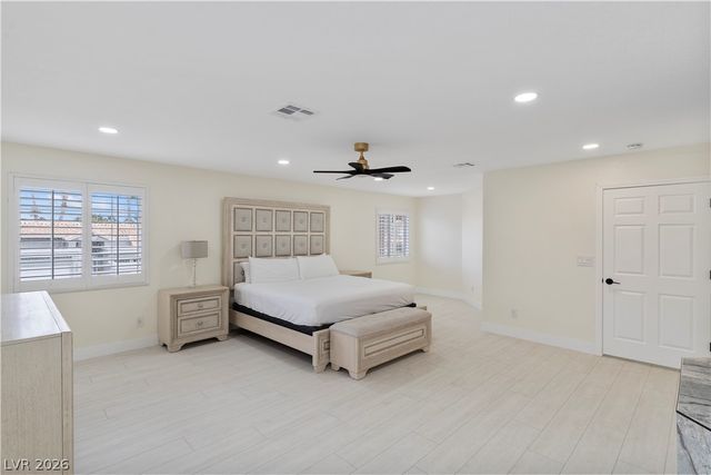 9404 Low Tide Court, Las Vegas, NV 89117