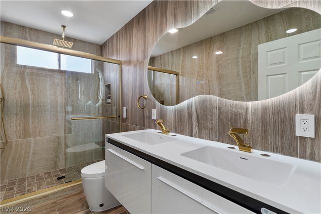 9404 Low Tide Court, Las Vegas, NV 89117