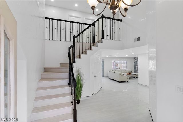 9404 Low Tide Court, Las Vegas, NV 89117