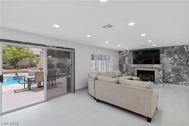 9404 Low Tide Court, Las Vegas, NV 89117