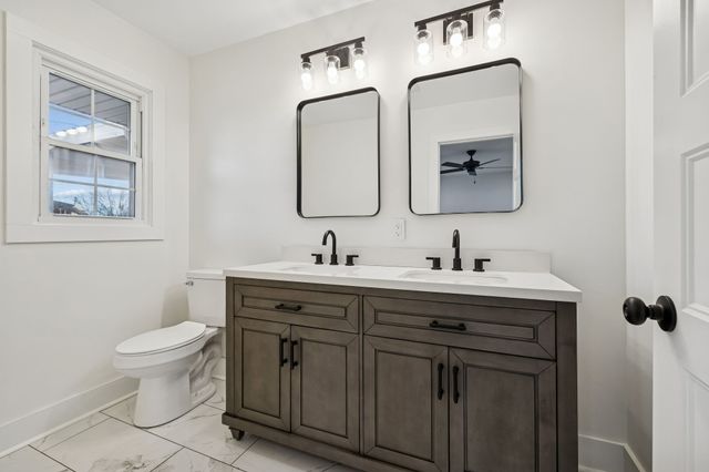 1305 Ellington Dr, Lafayette, TN 37083