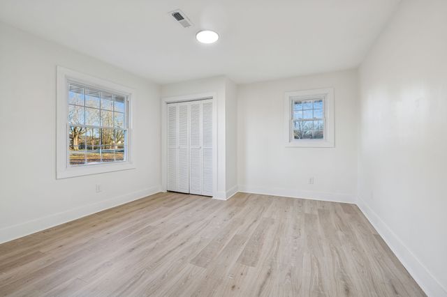 1305 Ellington Dr, Lafayette, TN 37083