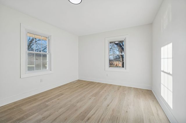 1305 Ellington Dr, Lafayette, TN 37083