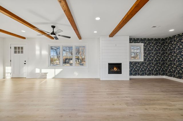 1305 Ellington Dr, Lafayette, TN 37083