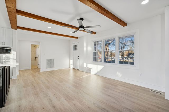 1305 Ellington Dr, Lafayette, TN 37083