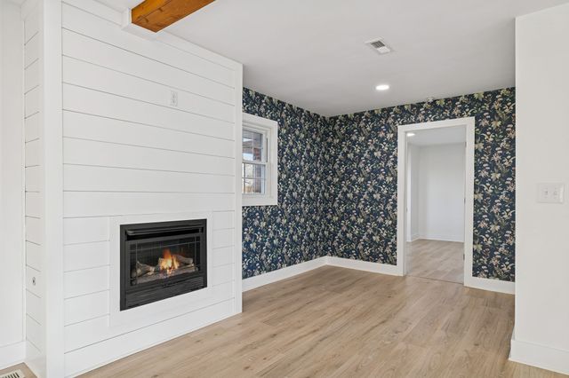 1305 Ellington Dr, Lafayette, TN 37083