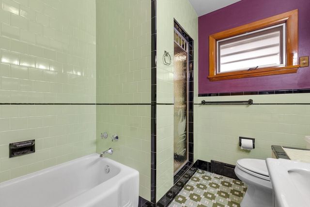 439 Lowell St, Andover, MA 01810