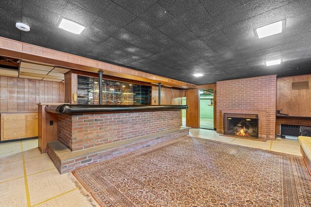 439 Lowell St, Andover, MA 01810