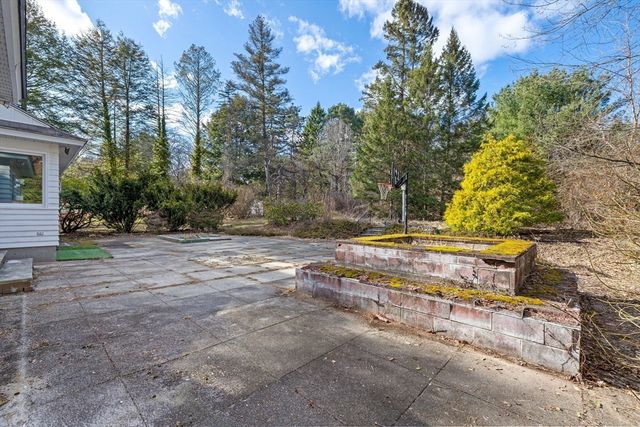 439 Lowell St, Andover, MA 01810