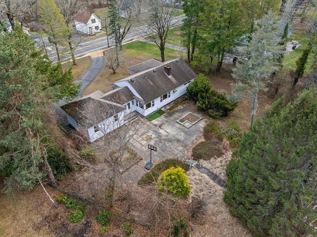 439 Lowell St, Andover, MA 01810