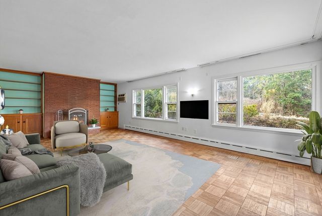 439 Lowell St, Andover, MA 01810