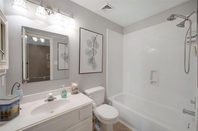 17407 Laguna Trail Drive, Houston, TX 77095