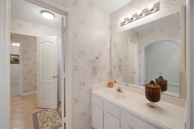 17407 Laguna Trail Drive, Houston, TX 77095