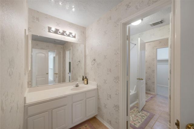 17407 Laguna Trail Drive, Houston, TX 77095