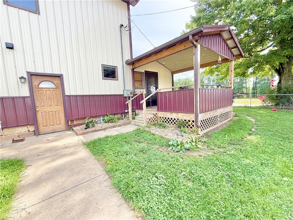 Image 2 of property listing at 4217 Hillsville Rd, Pulaski Twp, PA 16143