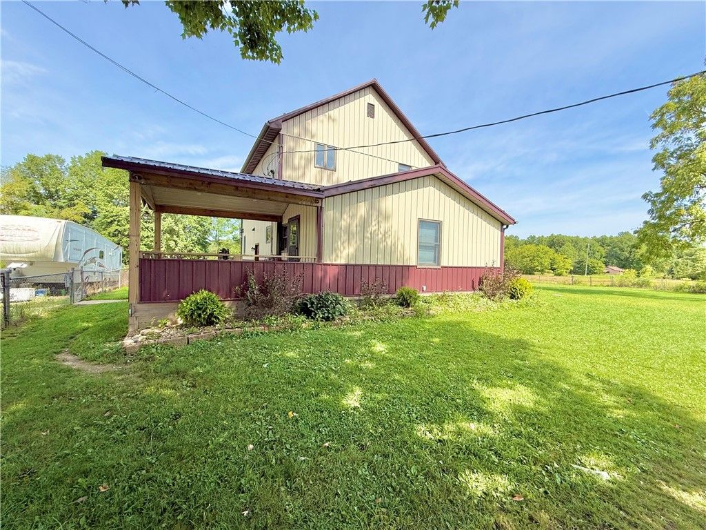 Image 24 of property listing at 4217 Hillsville Rd, Pulaski Twp, PA 16143